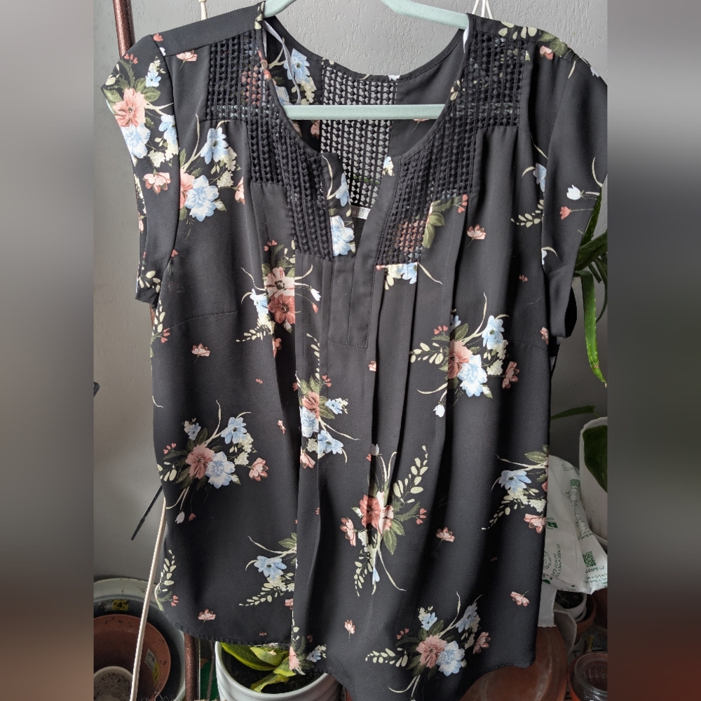 Daniel Rainn Black Floral Blouse